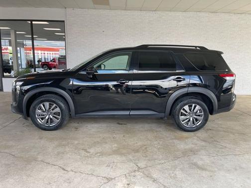 Super Black 2025 Nissan Pathfinder SV