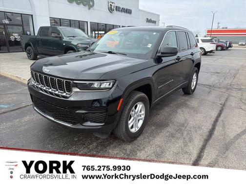 Diamond Black 2023 Jeep Grand Cherokee Laredo