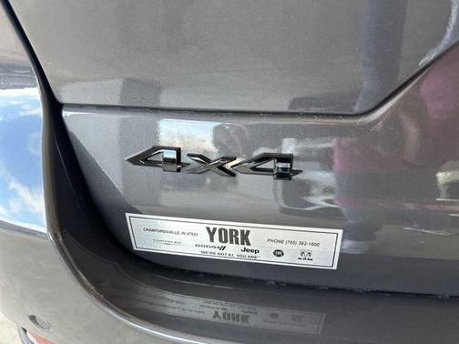 Baltic Gray Metallic Clearcoat 2025 Jeep Grand Cherokee Altitude