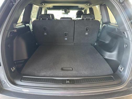 Baltic Gray Metallic Clearcoat 2025 Jeep Grand Cherokee Altitude