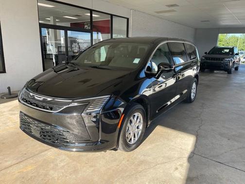 Diamond Black 2027 Chrysler Pacifica Select