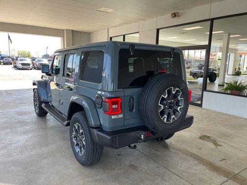 Anvil Clearcoat 2026 Jeep Wrangler 4-Door Sahara 4x4