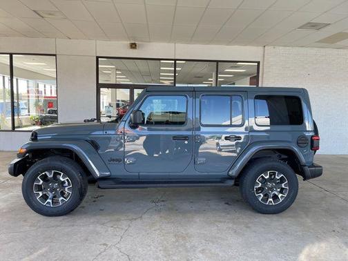 Anvil Clearcoat 2026 Jeep Wrangler 4-Door Sahara 4x4