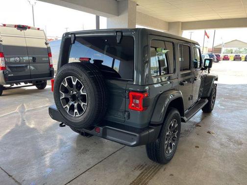 Anvil Clearcoat 2026 Jeep Wrangler 4-Door Sahara 4x4