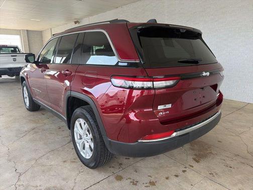 Velvet Red Pearlcoat 2023 Jeep Grand Cherokee Limited
