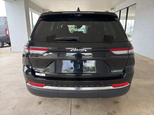Diamond Black 2023 Jeep Grand Cherokee Limited