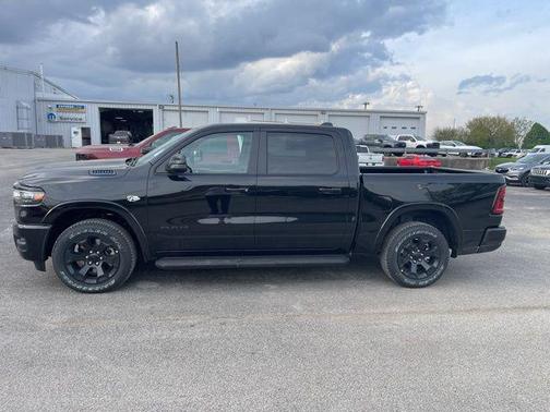 Diamond Black Crystal Pearlcoat 2026 RAM 1500 Big Horn/Lone Star