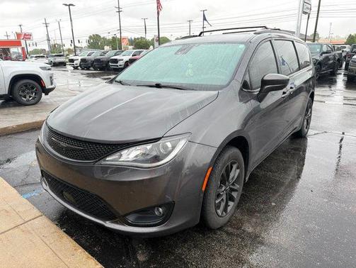 Granite Crystal Metallic Clearcoat 2020 Chrysler Pacifica L