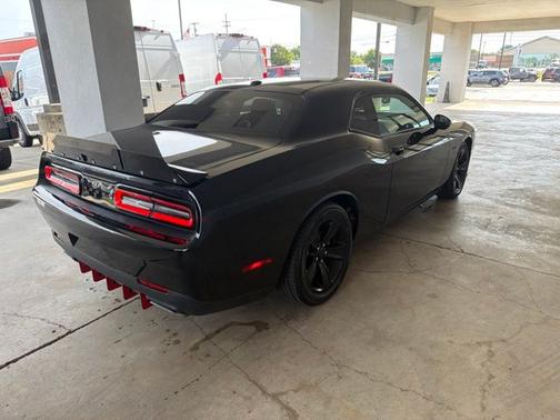 Pitch Black Clearcoat 2023 Dodge Challenger R/T