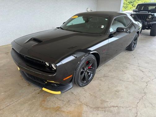 Pitch Black Clearcoat 2023 Dodge Challenger R/T