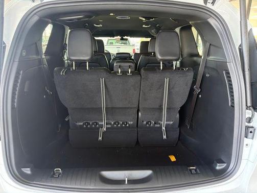 Bright White Clearcoat 2027 Chrysler Pacifica L
