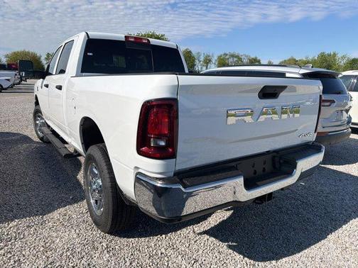 Bright White Clearcoat 2026 RAM 2500 Tradesman Crew Cab 4x4 6'4' Box