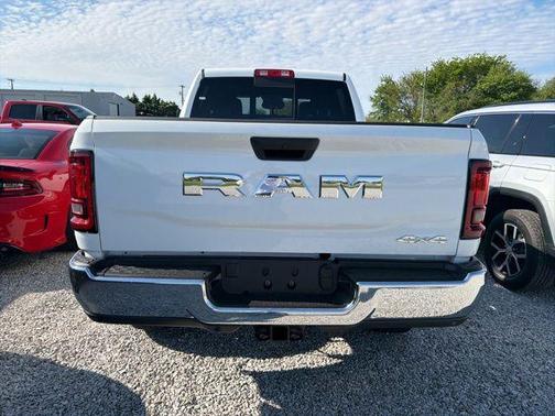 Bright White Clearcoat 2026 RAM 2500 Tradesman Crew Cab 4x4 6'4' Box