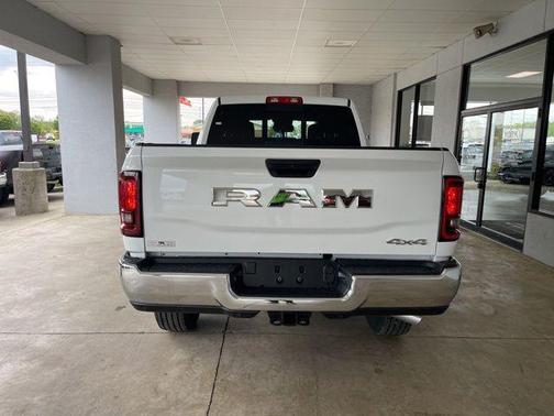 Bright White Clearcoat 2026 RAM 2500 Tradesman Crew Cab 4x4 6'4' Box