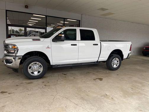 Bright White Clearcoat 2026 RAM 2500 Tradesman Crew Cab 4x4 6'4' Box