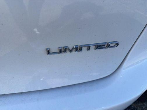 Bright White Clearcoat 2017 Chrysler Pacifica Limited