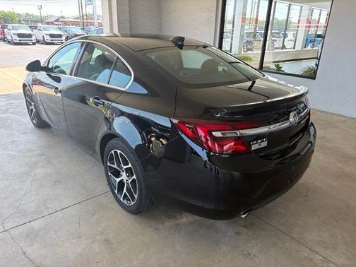 Black Onyx 2017 Buick Regal Turbo