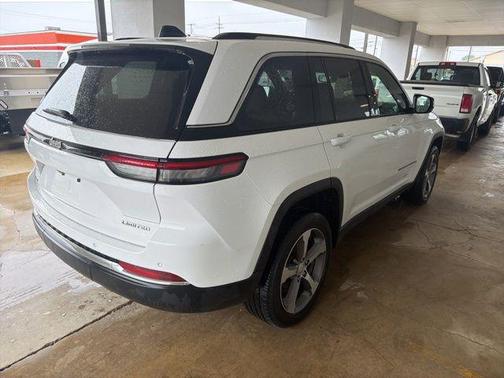 Bright White Clearcoat 2023 Jeep Grand Cherokee Limited