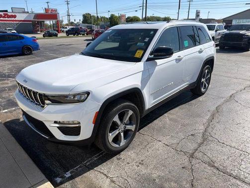 Bright White Clearcoat 2023 Jeep Grand Cherokee Limited