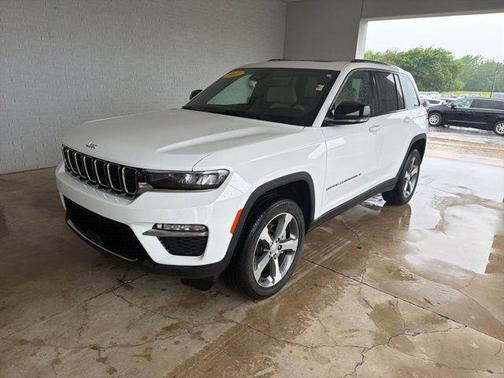 Bright White Clearcoat 2023 Jeep Grand Cherokee Limited