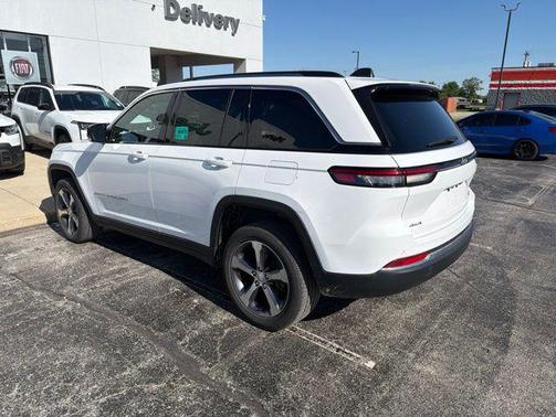 Bright White Clearcoat 2023 Jeep Grand Cherokee Limited