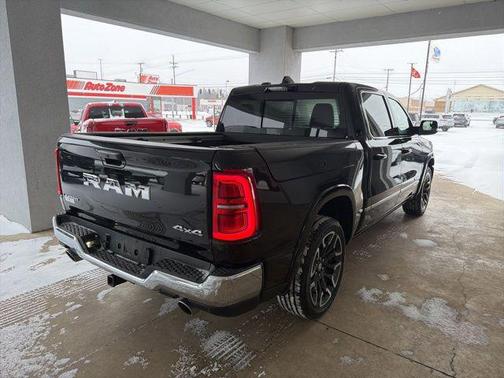 Diamond Black Crystal Pearlcoat 2025 RAM 1500 Limited