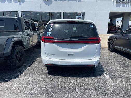 Bright White Clearcoat 2024 Chrysler Pacifica Touring L
