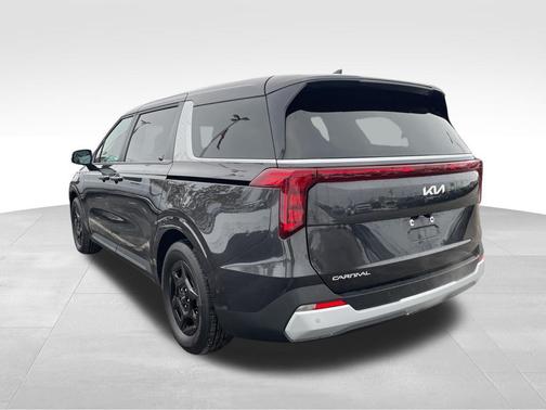 2025 Kia Carnival LX