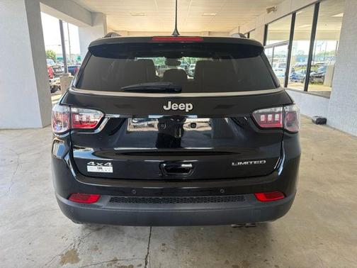 Diamond Black 2022 Jeep Compass Limited