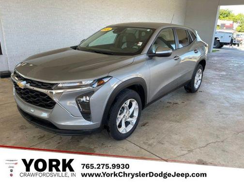 Sterling Gray Metallic 2024 Chevrolet Trax LS