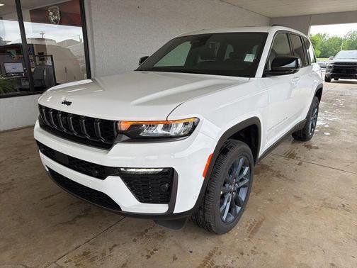 Bright White Clearcoat 2026 Jeep Grand Cherokee Limited