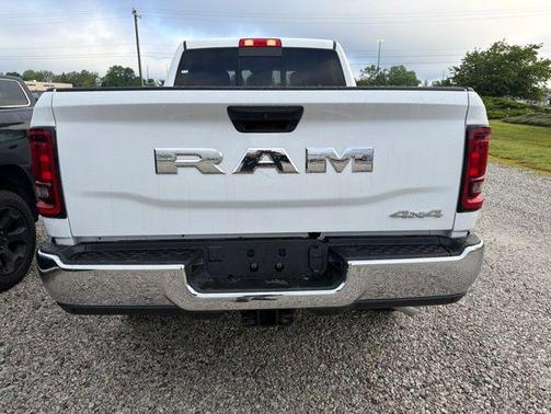 Bright White Clearcoat 2026 RAM 2500 Tradesman Crew Cab 4x4 6'4' Box