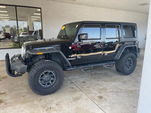 Black Clearcoat 2016 Jeep Wrangler Unlimited Sahara
