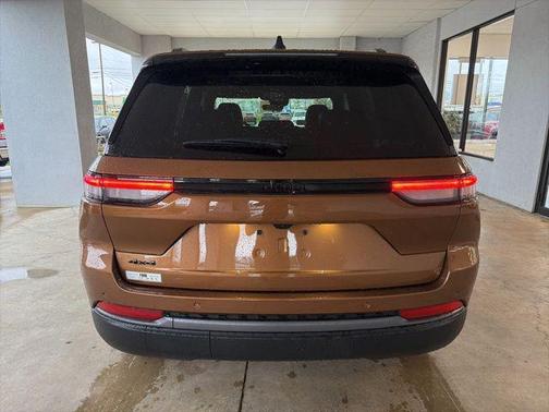 Copper Shino Metallic Clearcoat 2026 Jeep Grand Cherokee Limited