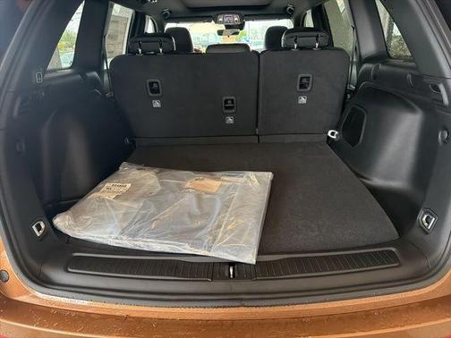 Copper Shino Metallic Clearcoat 2026 Jeep Grand Cherokee Limited