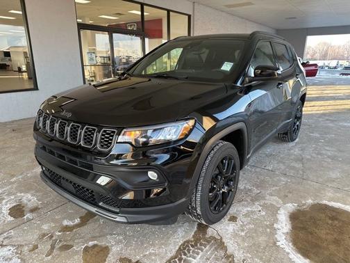Diamond Black Crystal Pearlcoat 2026 Jeep Compass Latitude