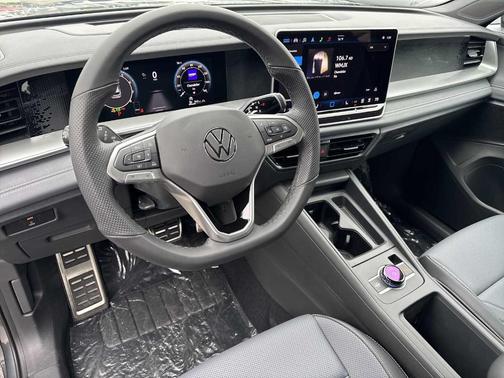 2025 Volkswagen Tiguan 2.0T SE R-Line Black