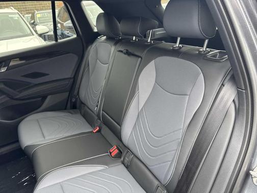 2025 Volkswagen Tiguan 2.0T SE R-Line Black