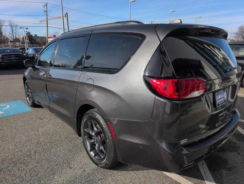 2018 Chrysler Pacifica Touring-L Plus