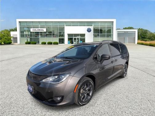 2018 Chrysler Pacifica Touring-L Plus