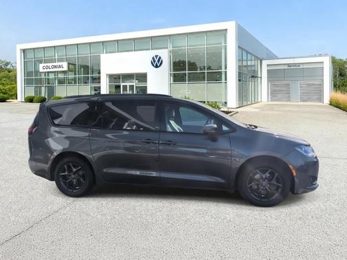 2018 Chrysler Pacifica Touring-L Plus