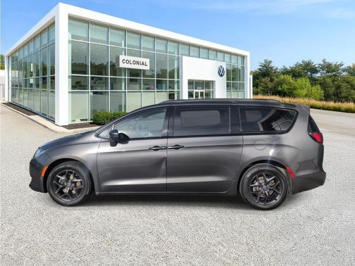 2018 Chrysler Pacifica Touring-L Plus