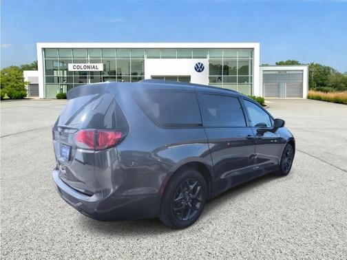 2018 Chrysler Pacifica Touring-L Plus