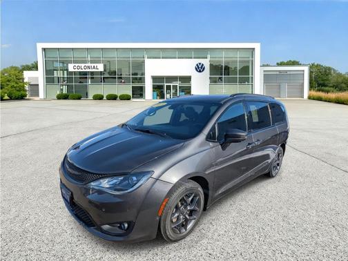 2018 Chrysler Pacifica Touring-L Plus