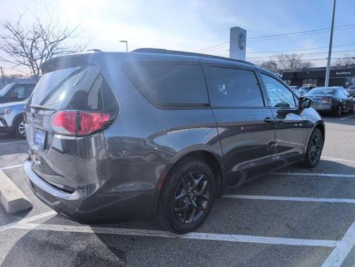 2018 Chrysler Pacifica Touring-L Plus