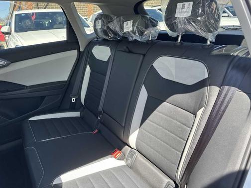 2025 Volkswagen Taos 1.5T SEL