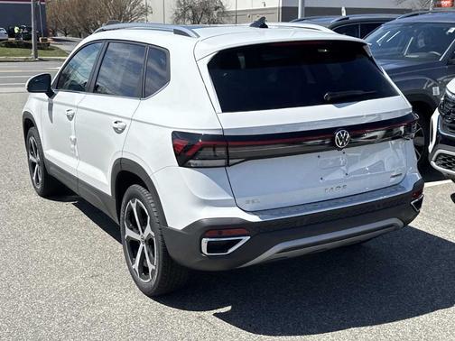 2025 Volkswagen Taos 1.5T SEL
