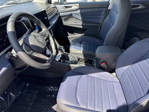 2025 Volkswagen Taos 1.5T SEL