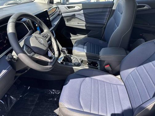2025 Volkswagen Taos 1.5T SEL