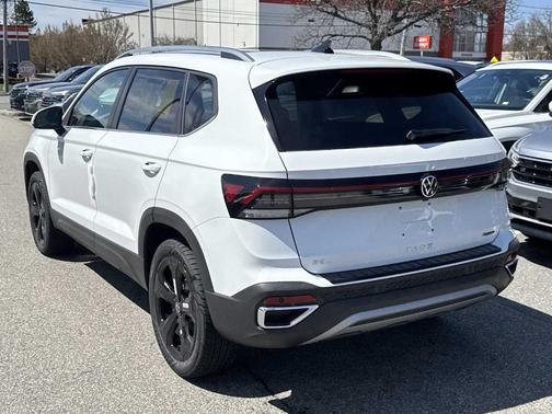 2025 Volkswagen Taos 1.5T SEL